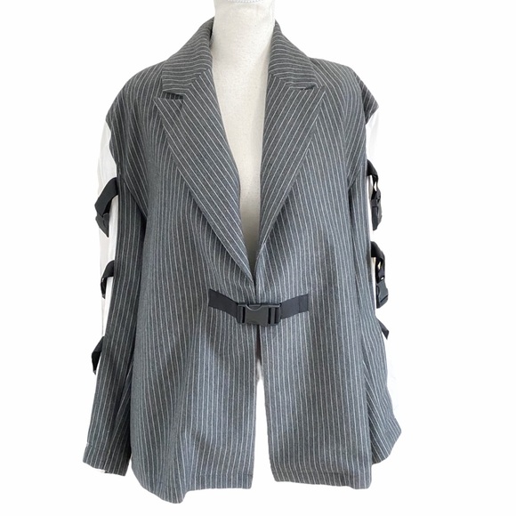 H-4 GREY WHITE STRIPED SIDE RELEASE BUCKLE STRAPS BACK PATCH BOYFRIEND BLAZER - Picture 2 of 10
